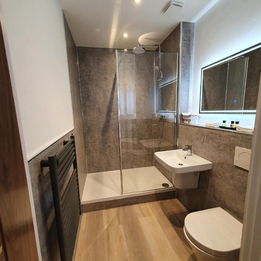 Central Penthouse With Hot Tub & Views 24 Cheltenham Kültér fotó