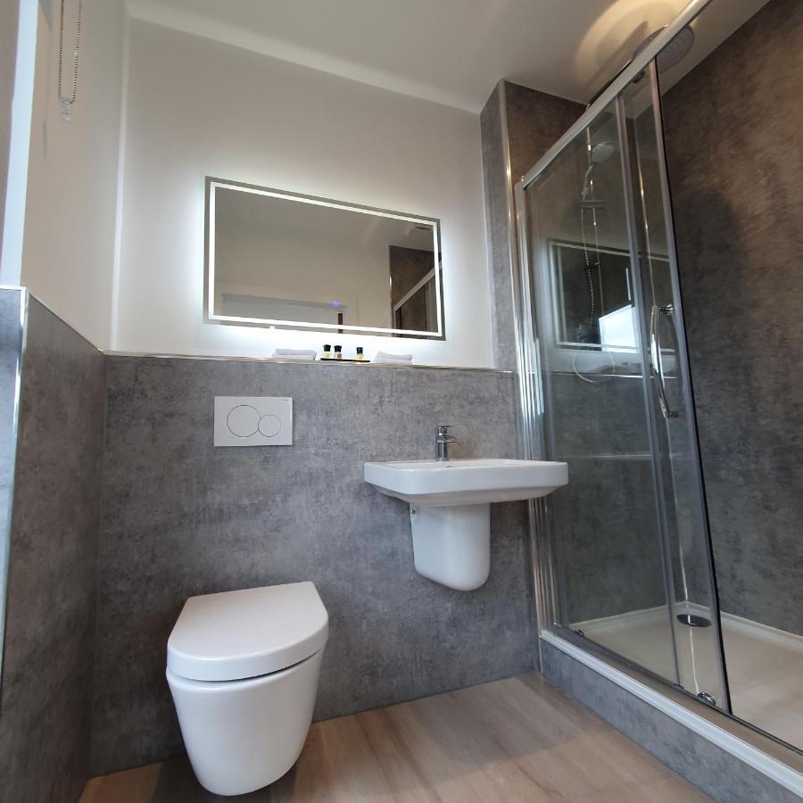 Central Penthouse With Hot Tub & Views 24 Cheltenham Kültér fotó