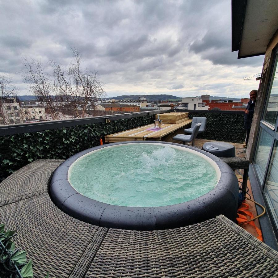 Central Penthouse With Hot Tub & Views 24 Cheltenham Kültér fotó