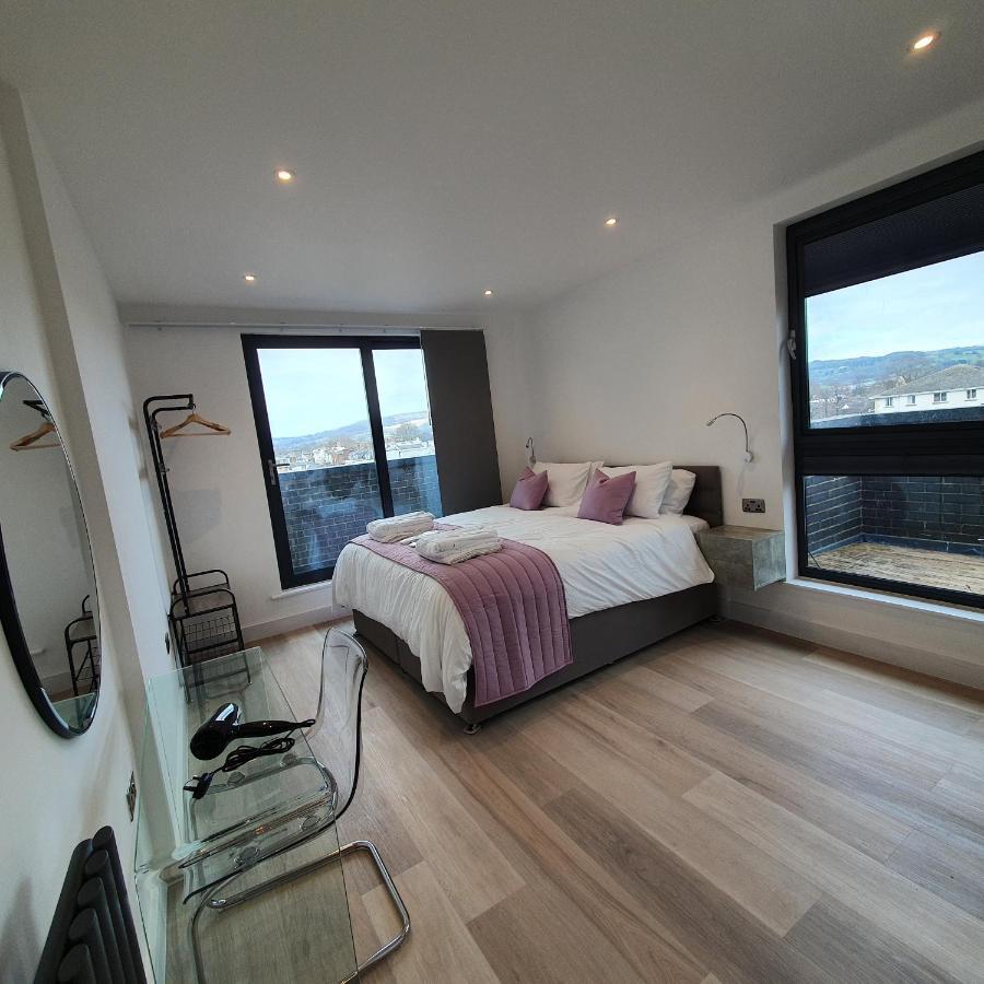 Central Penthouse With Hot Tub & Views 24 Cheltenham Kültér fotó