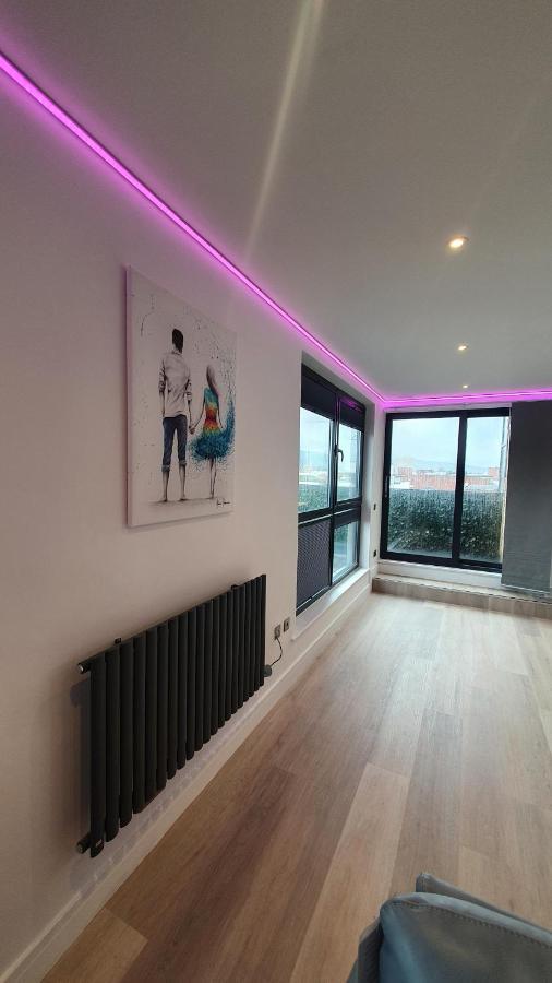 Central Penthouse With Hot Tub & Views 24 Cheltenham Kültér fotó